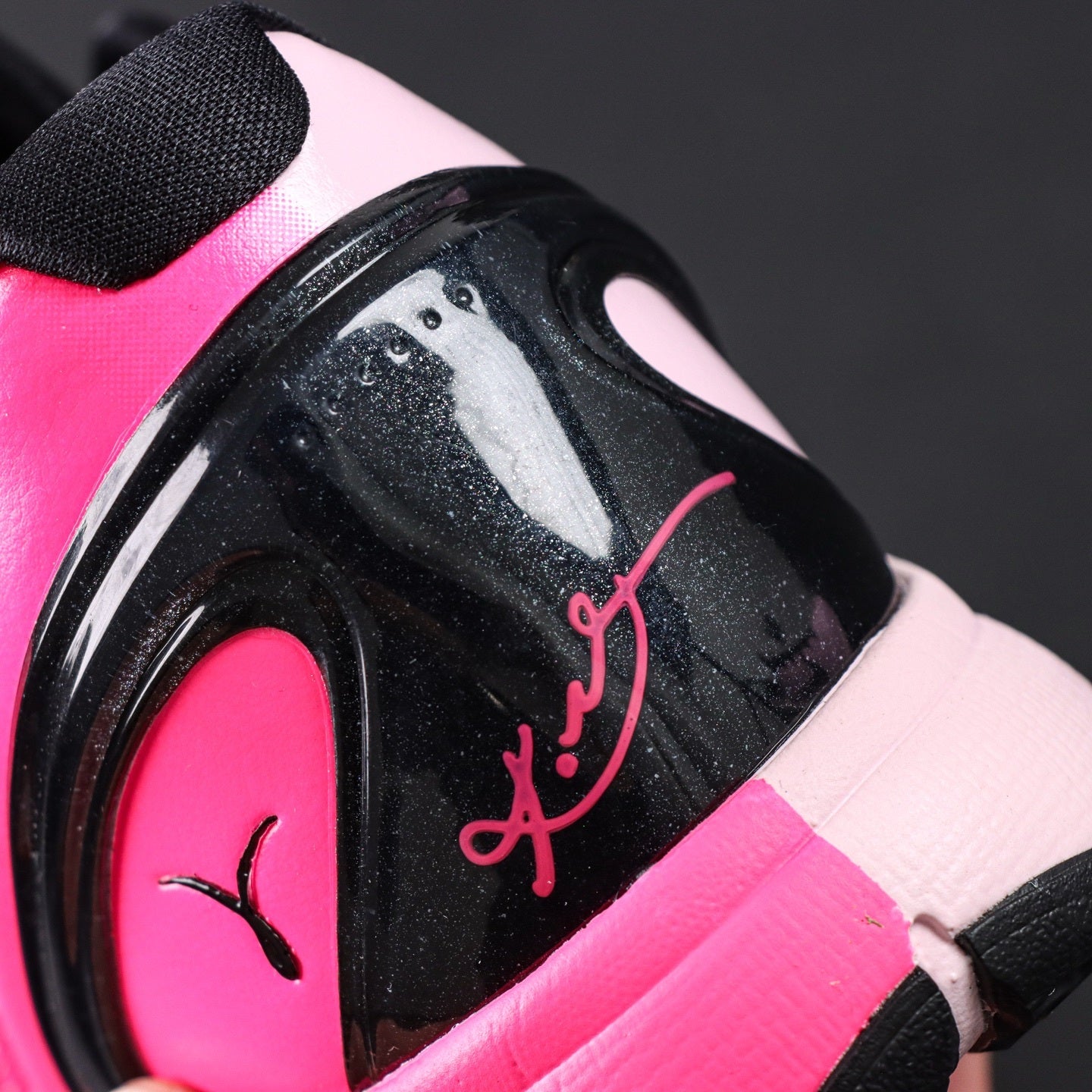 Tênis Nike Kobe 6 Protro Mismatch Pink