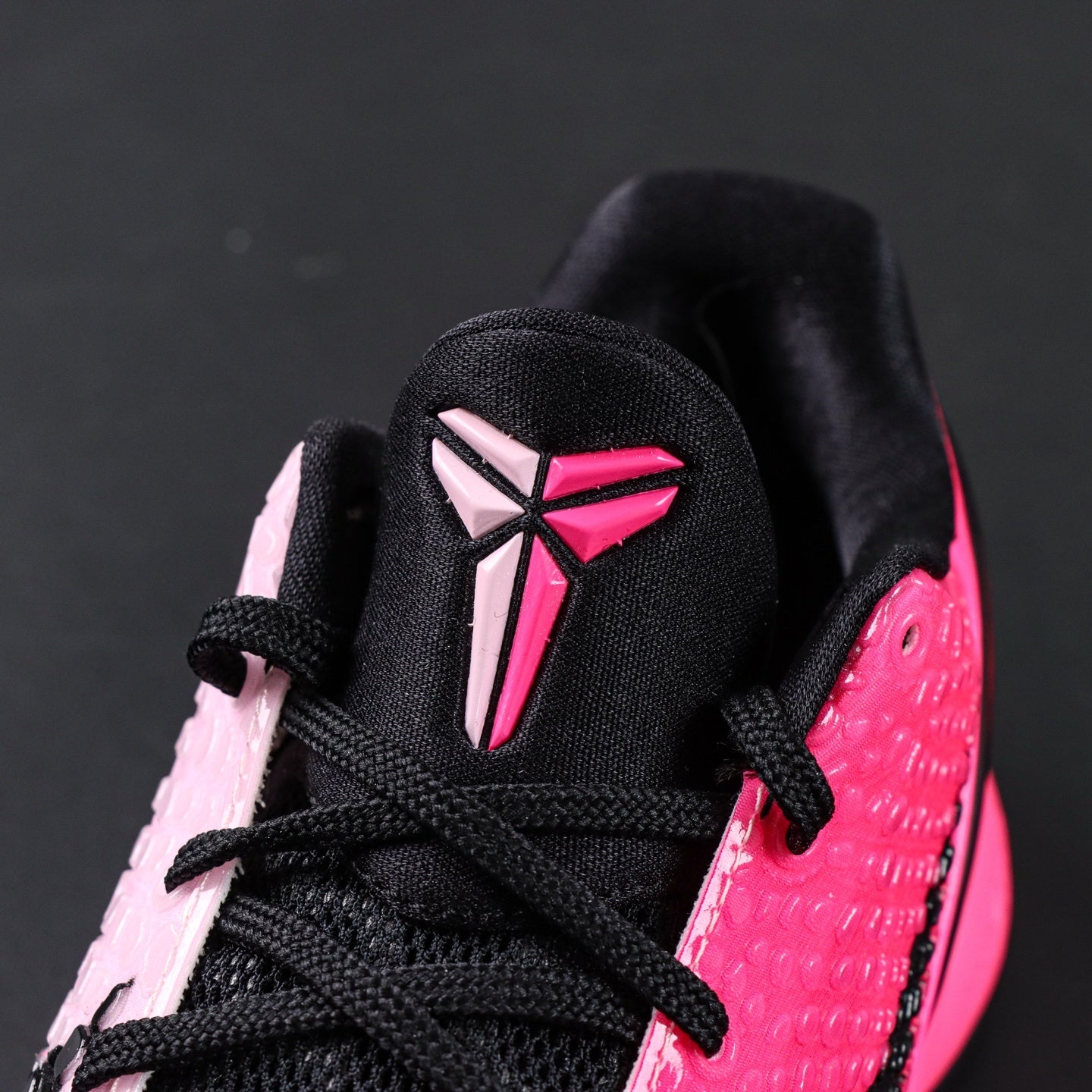 Tênis Nike Kobe 6 Protro Mismatch Pink