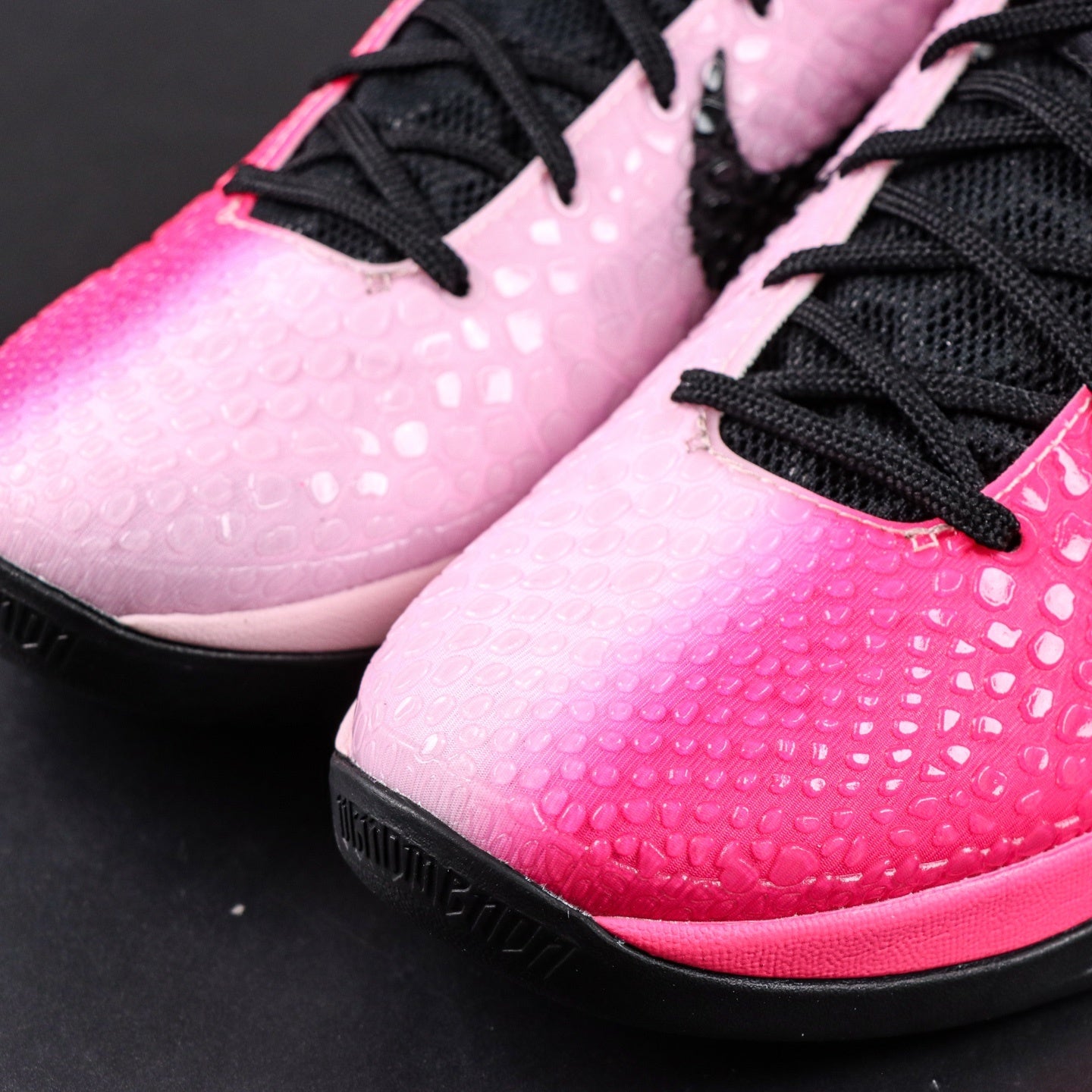 Tênis Nike Kobe 6 Protro Mismatch Pink