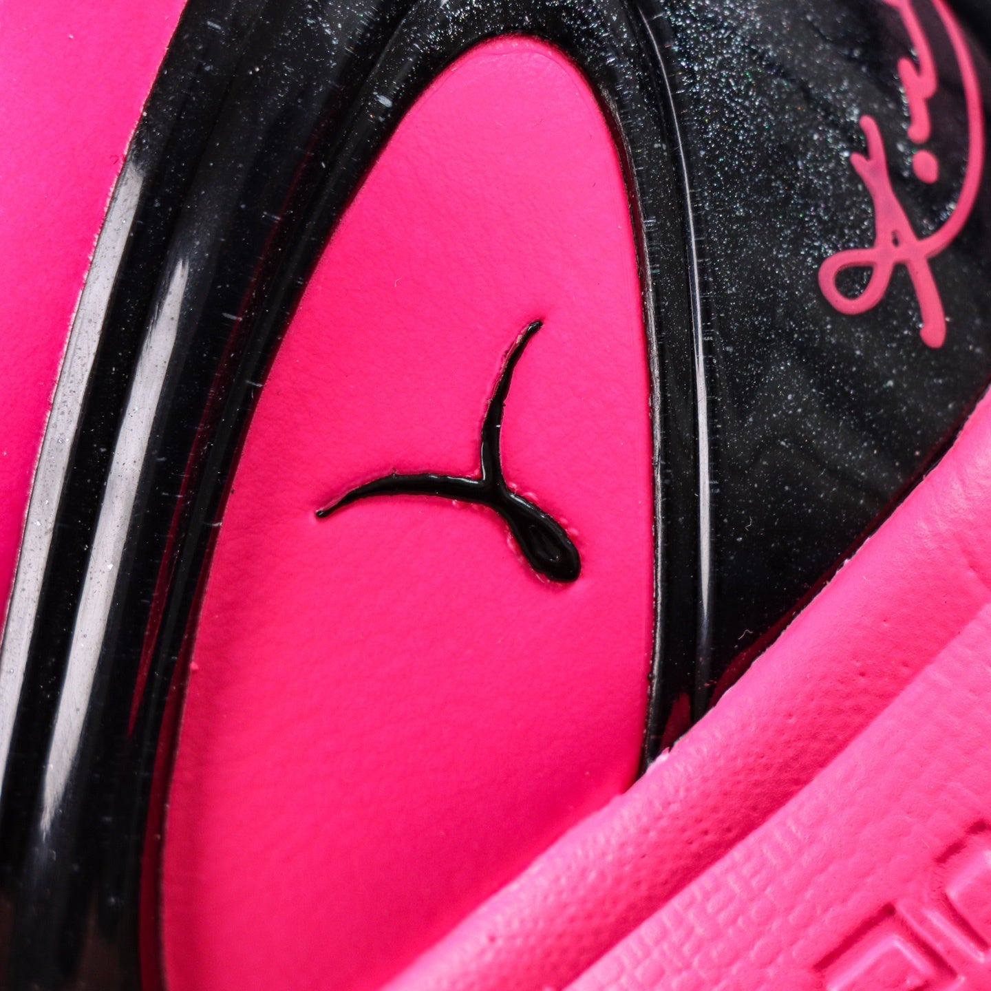 Tênis Nike Kobe 6 Protro Mismatch Pink